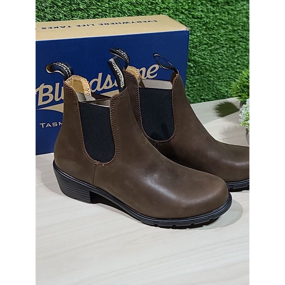 Blundstone Women's Brown Leather Chelsea Booties - Picture 4 of 9